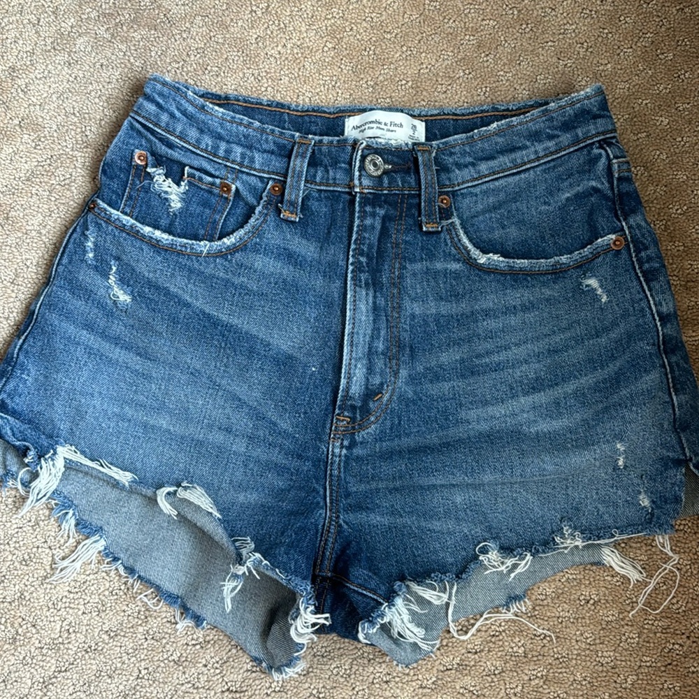 High rise mom short curve love style. Darker washed denim.